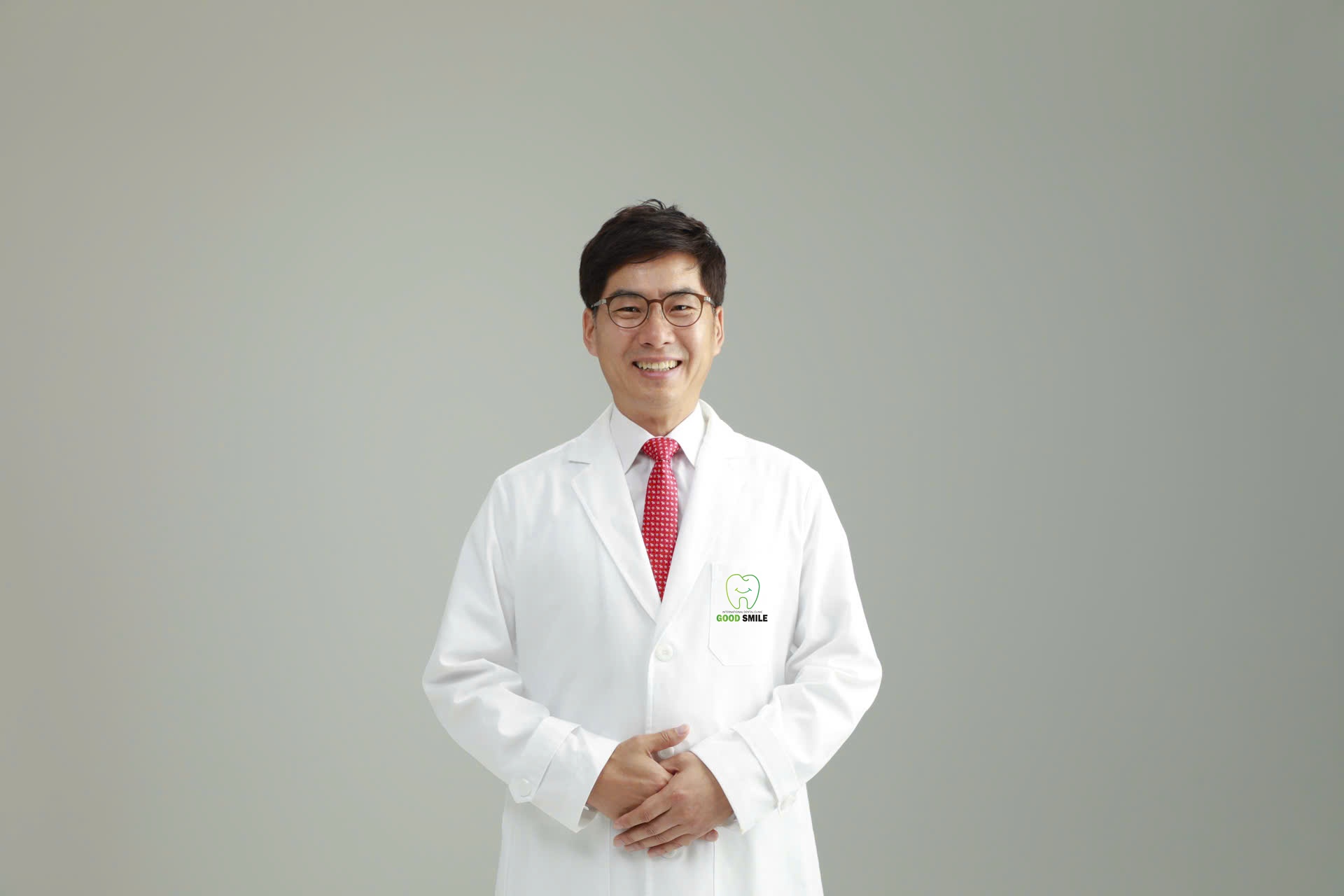 Dr. Lee Kang Wook (Ryan Lee)